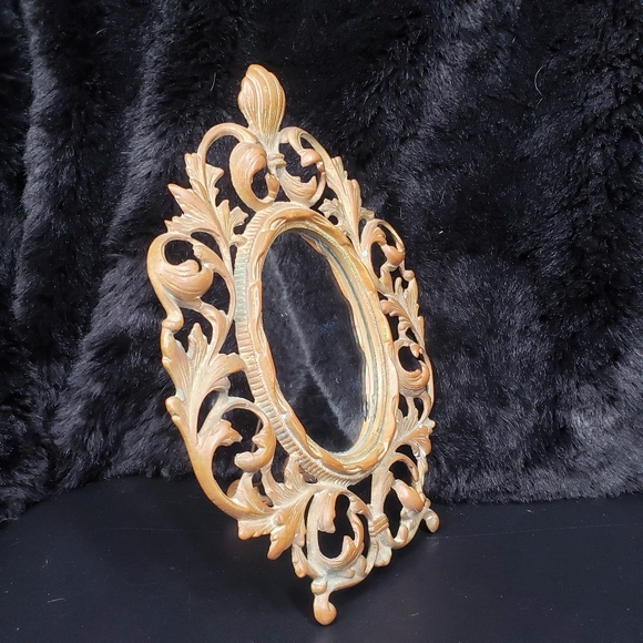 Visual Arts Antique Gold Gilt Cast Iron Rococo Oval Tabletop Picture